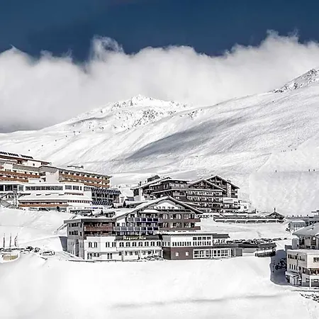 Angerer Alm Hotel 4*